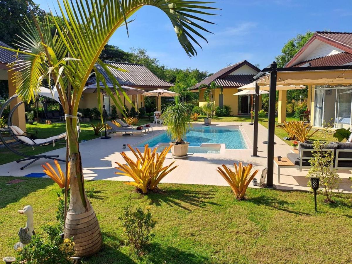 Pool Villa, Resort, Mae Ramphueng Beach, Ban Phe, Rayong, Residence M Thailand (Adults Only) Ban Chamrung Exterior photo