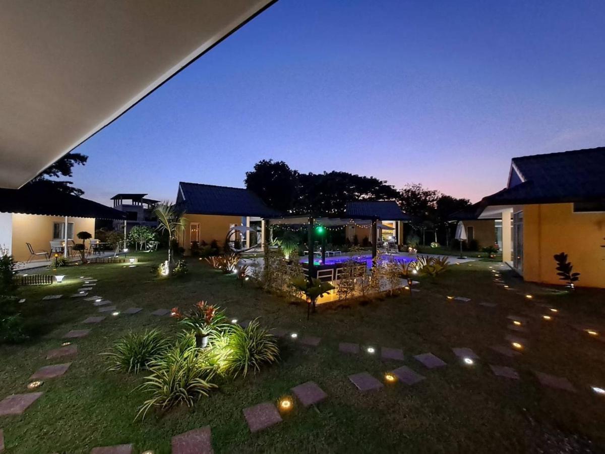 Pool Villa, Resort, Mae Ramphueng Beach, Ban Phe, Rayong, Residence M Thailand (Adults Only) Ban Chamrung Exterior photo