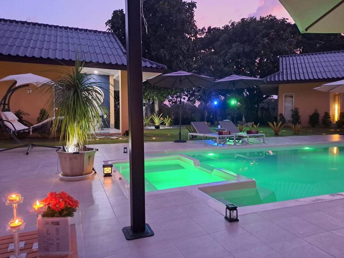 Pool Villa, Resort, Mae Ramphueng Beach, Ban Phe, Rayong, Residence M Thailand (Adults Only) Ban Chamrung Exterior photo