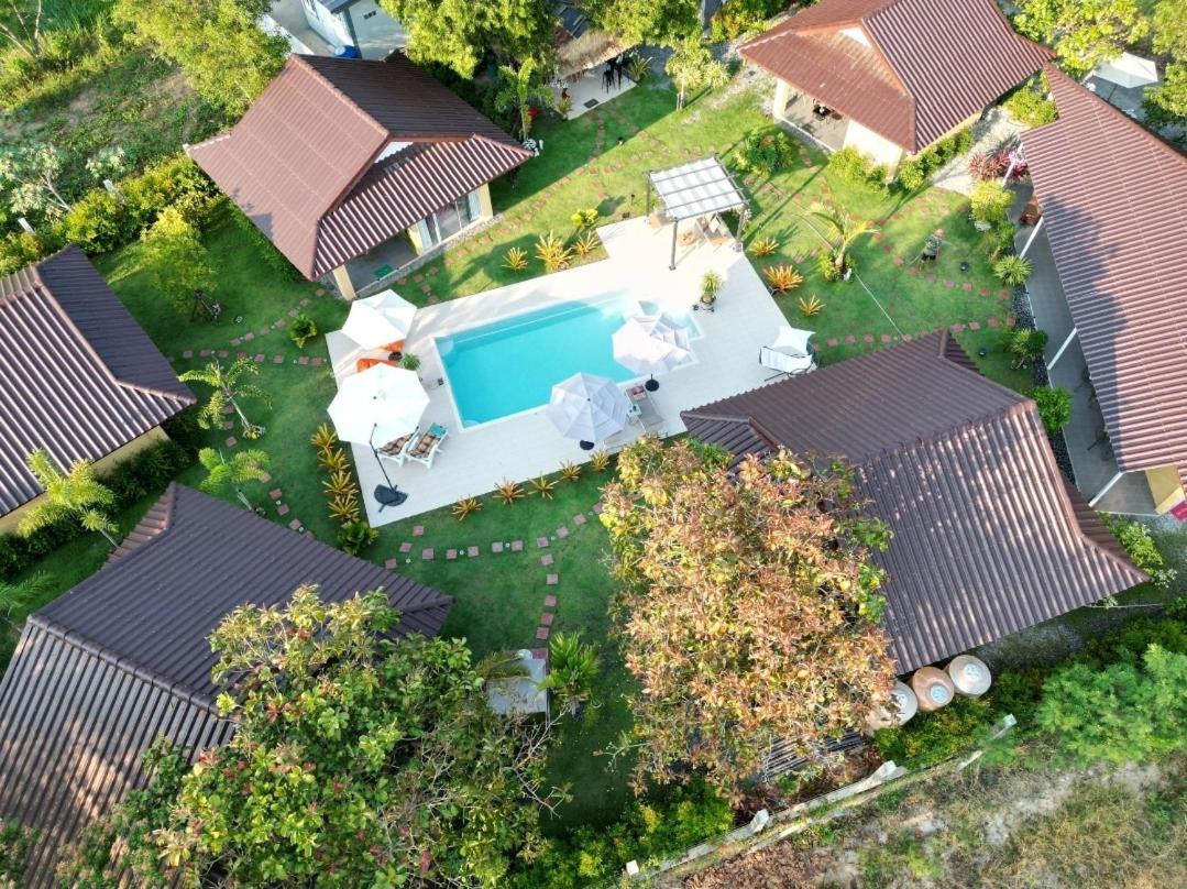 Pool Villa, Resort, Mae Ramphueng Beach, Ban Phe, Rayong, Residence M Thailand (Adults Only) Ban Chamrung Exterior photo